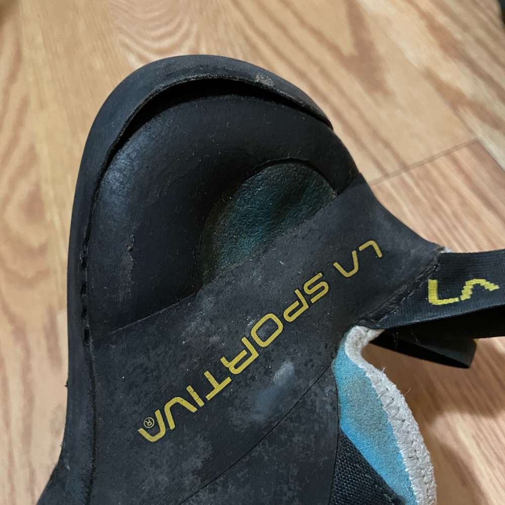 La Sportiva Miura Rock Climbing Shoes - Picture 2 of 6